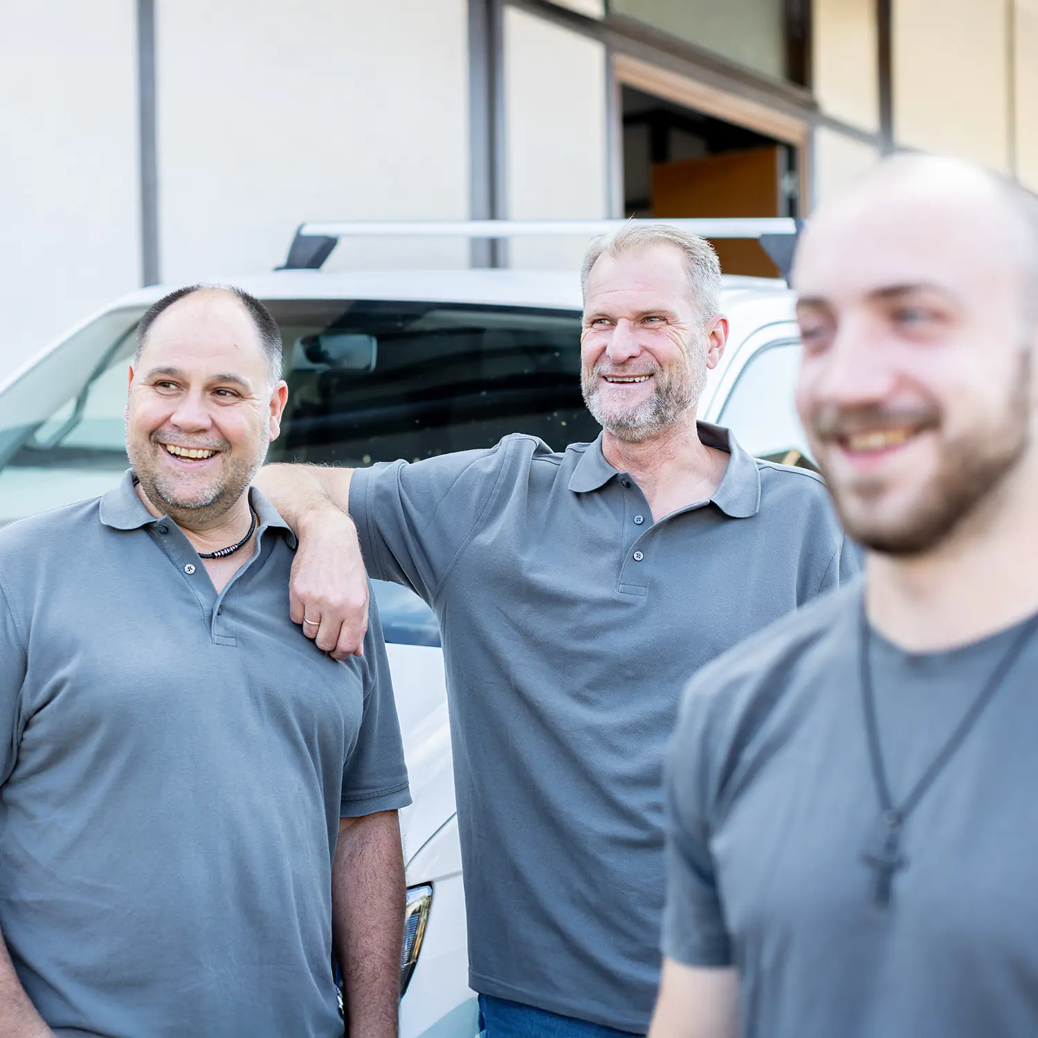 eissele heizungsanlagen ueber uns team vor fahrzeug
